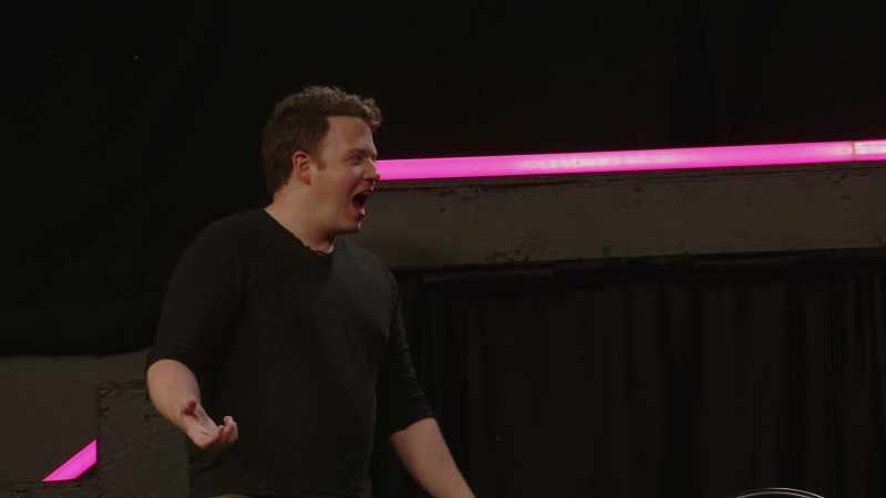 (audience laughing)