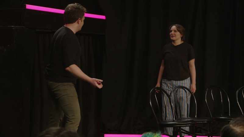 (audience laughing)