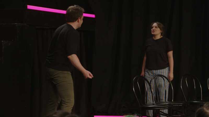 (audience laughing)