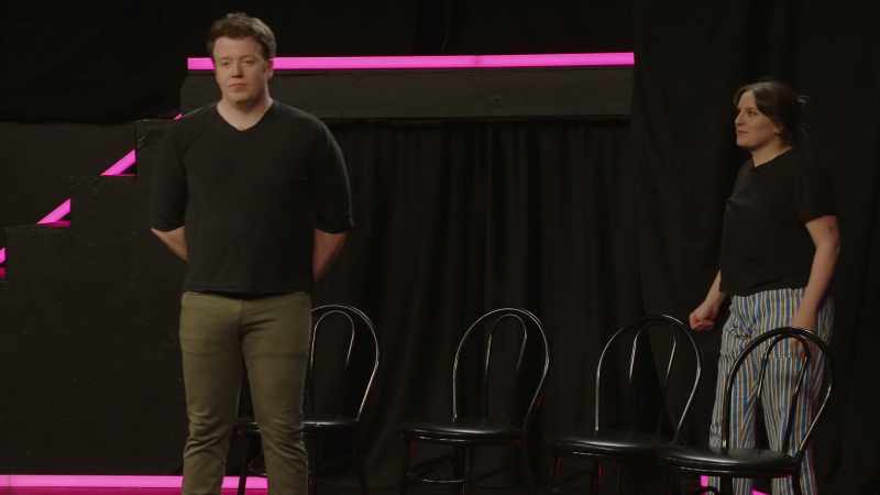 (audience laughing)