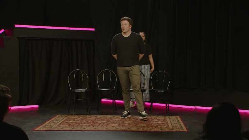 (audience laughing)