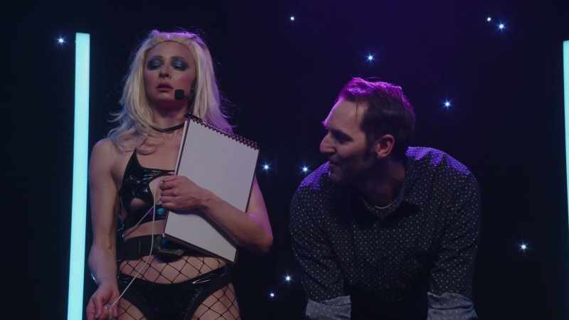 (audience laughs)