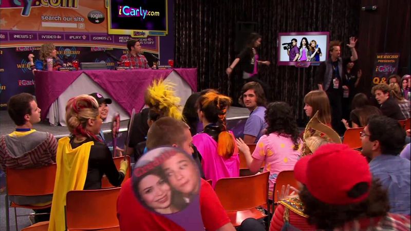 AUDIENCE MEMBER: Creddie!