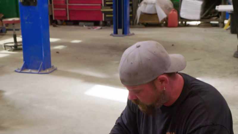 Avery's getting some help from part-time mechanic, Craig