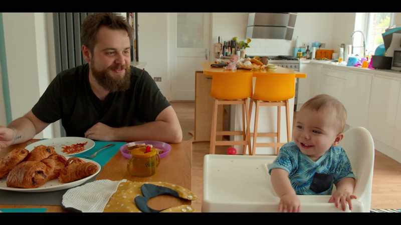 Babies who learn two languages are lucky