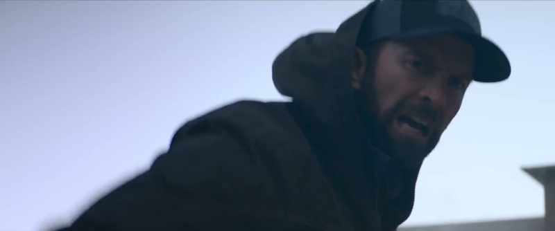Back up! Get back! Get back! Get back!