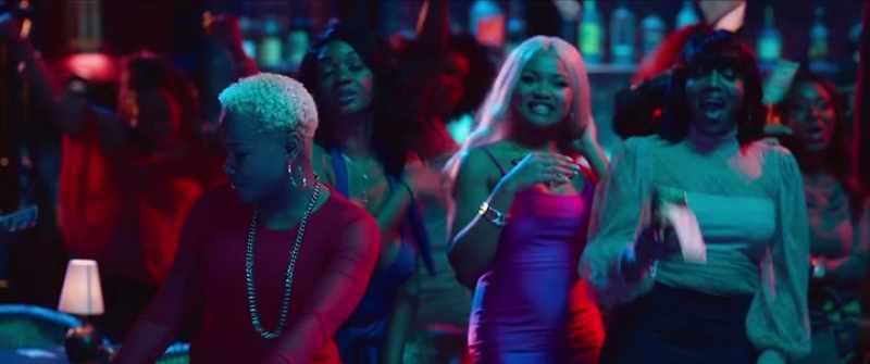 �� Bad bitch, and she kinda selfish ♪