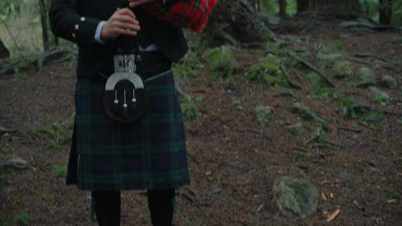 [bagpipes humming]