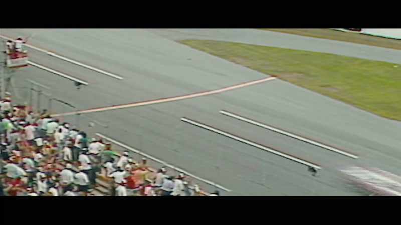 BAKER GOES TO THE INSIDE. WALTRIP HAS WON IT!