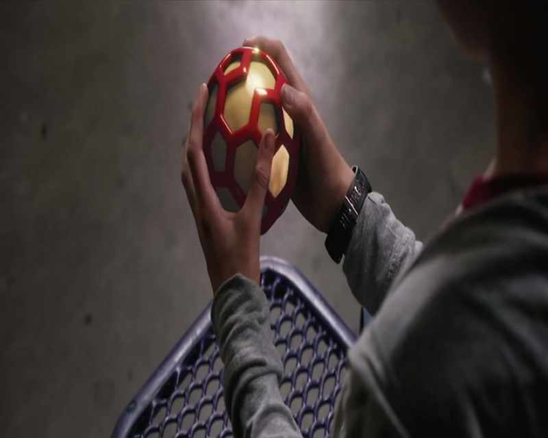 [ball powering up]
