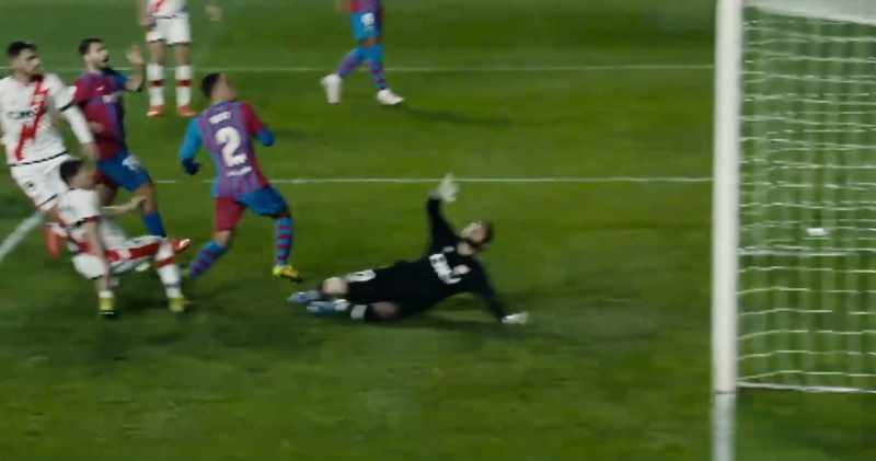 Barcelona drift into mid-table