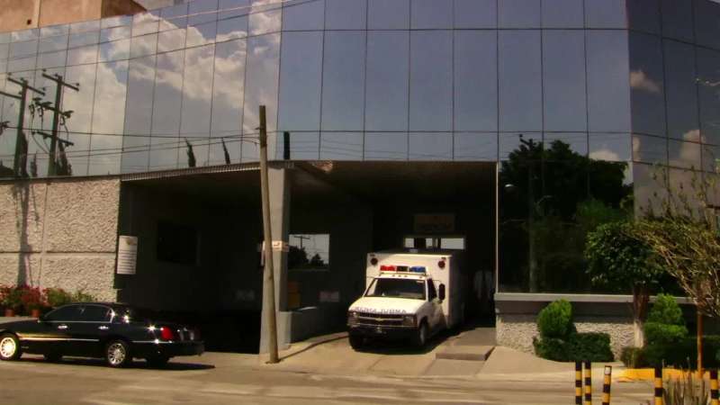 Barillo and Dr Guevera must already be inside the building