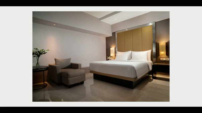 Beautiful room, great view, free breakfast, free lunch