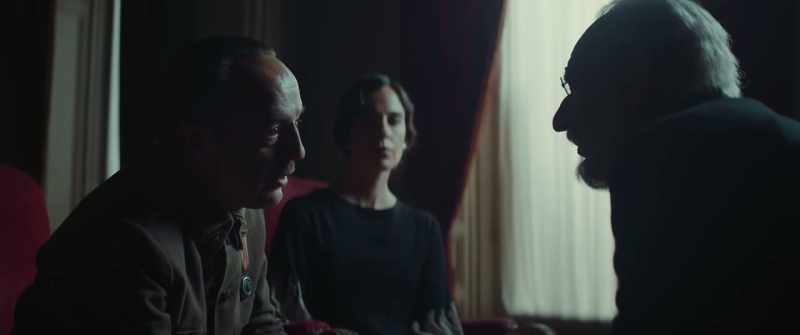 Before they die, the prisoners are given the chance to confess