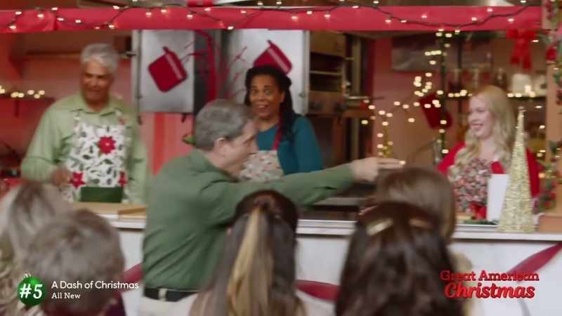 [bell ringing] - [audience cheering]