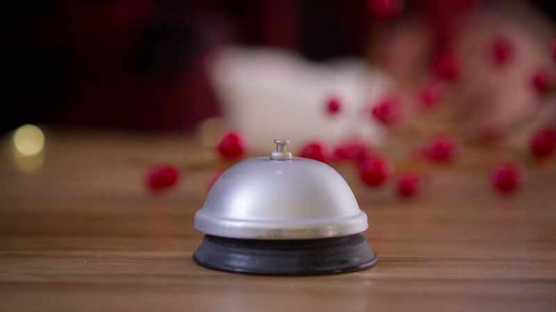 (bell ringing)