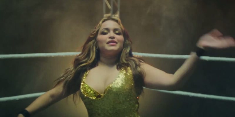 [bell rings]-[ring announcer] Gabby Ortiz