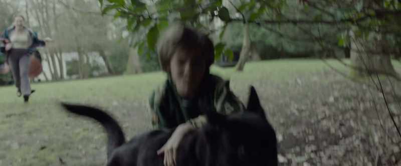 [Bella barking, growling]