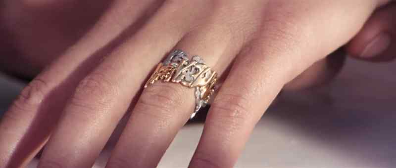 (bells ringing) - (man) Your Royal Highnesses