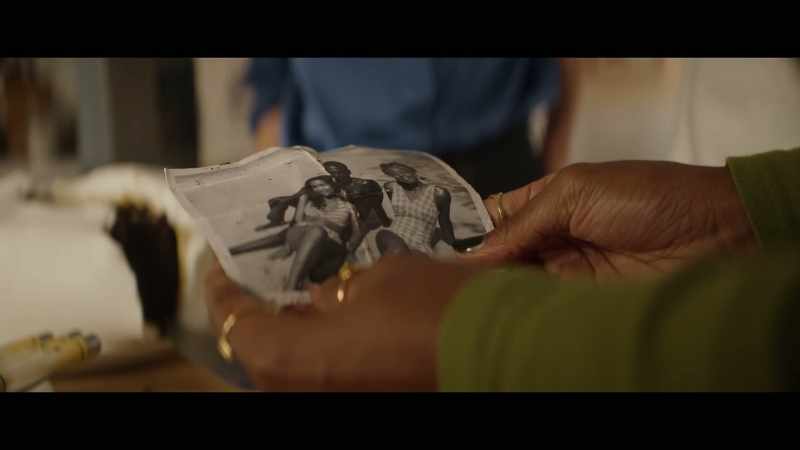 BENNY: [gasps] It's Ma and Dad back in Jamaica