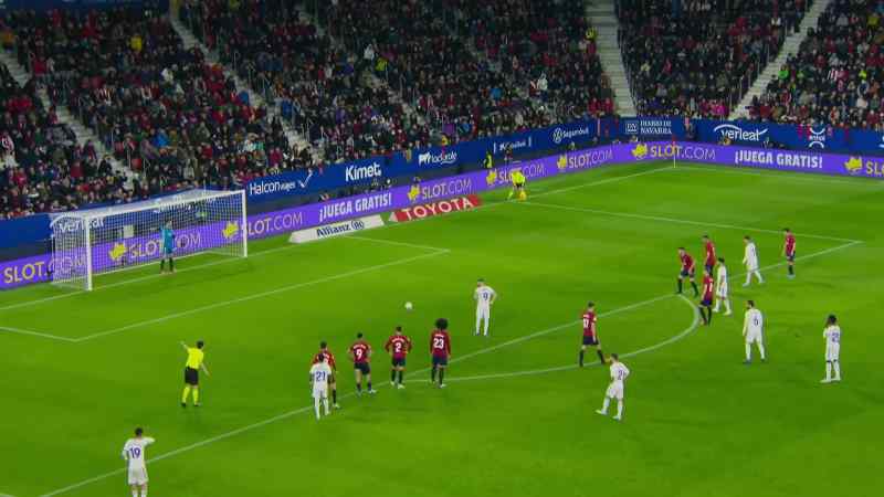Benzema, up against Herrera