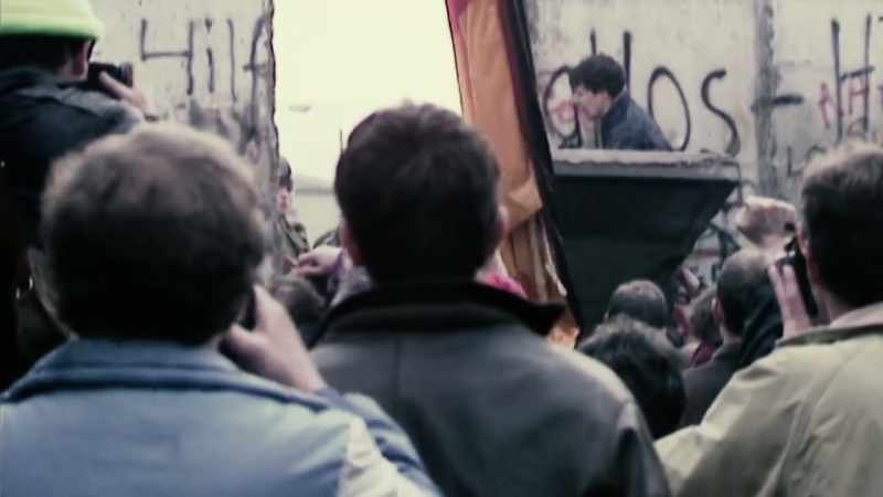 (Berlin citizens cheering)