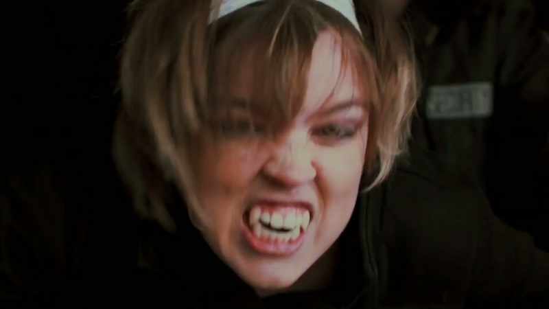 (Betsy growls)