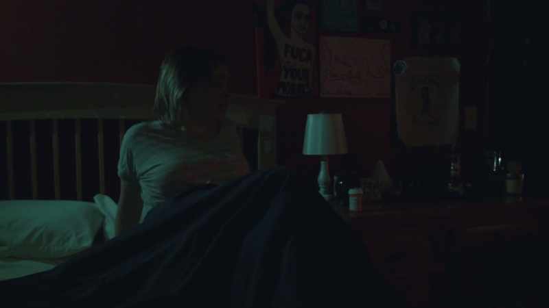(Betsy pants) (dark rock music)