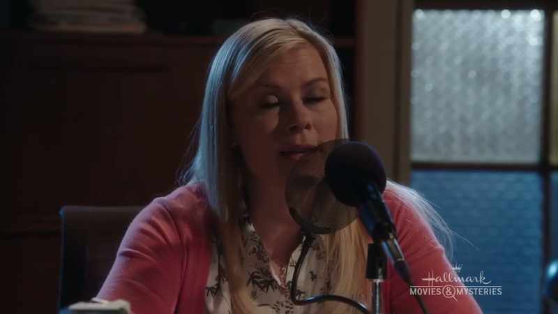 Betsy had sent those texts to bring Mike around