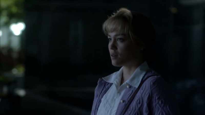 BETTY. [ GASPS ]