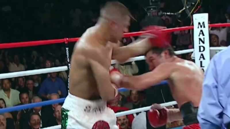 Big left hook hurts Vargas
