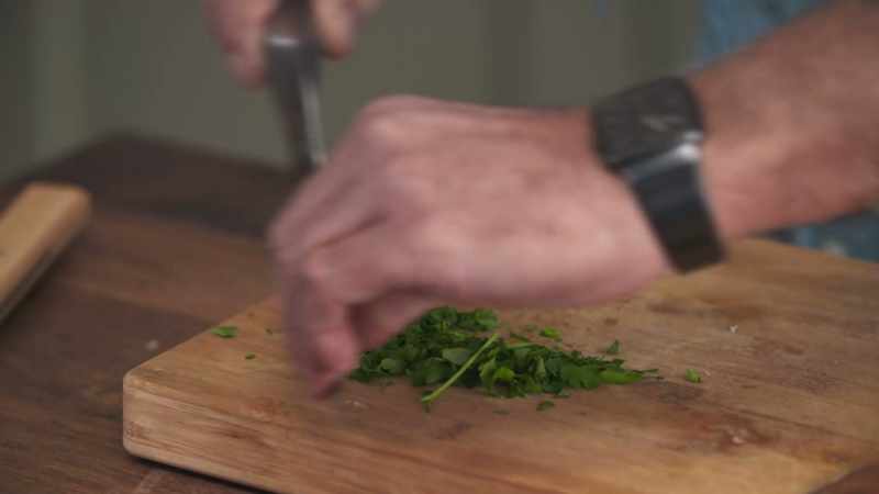 Big, sharp curved knife so you can rock it around