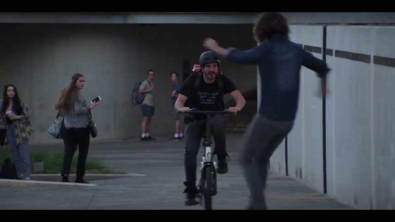 [bike horn beeps]