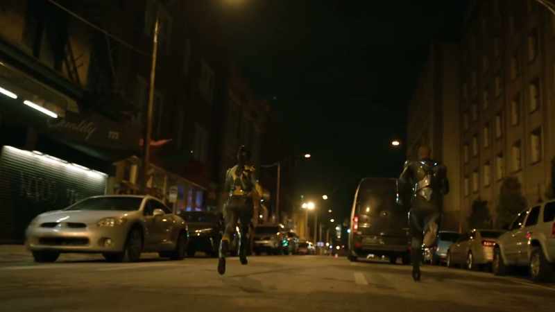 Black Lightning! -Look, look, look!