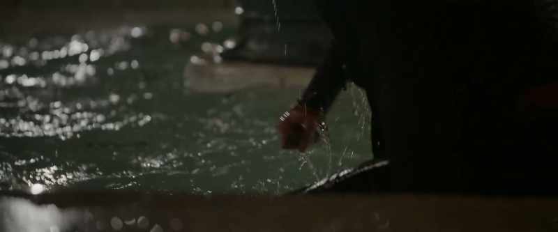 [blade clicks] -[Rachel grunts]