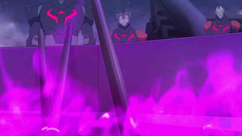 [blade striking] -[grunts]