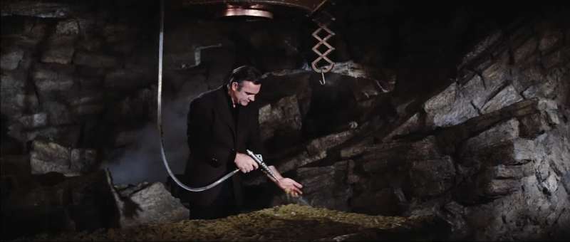 Blofeld Making mud pies 007