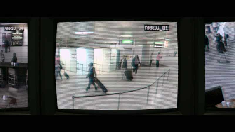 [Bob] All the other passengers who'd arrived on that flight