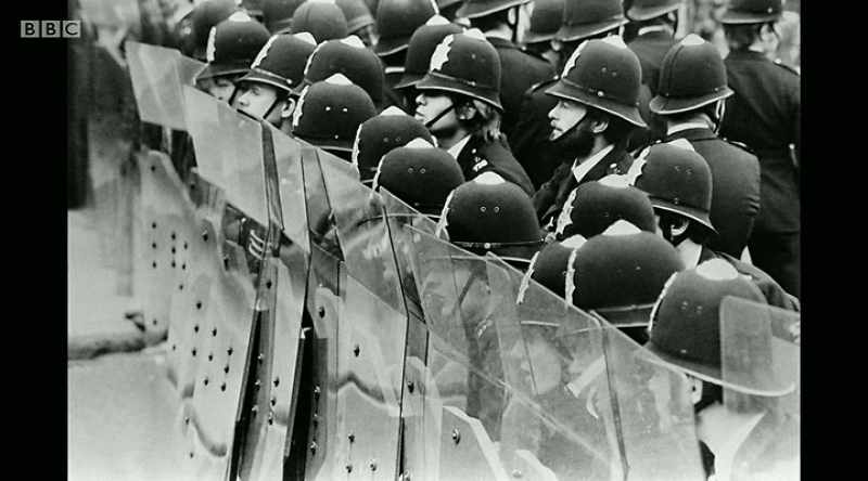 [♪ Bob Marley: 