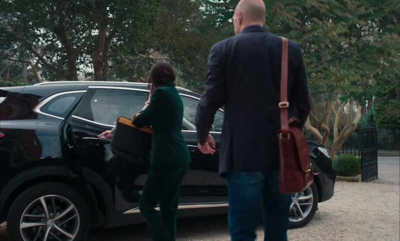 Bobs, Mommy's picking you up, okay?