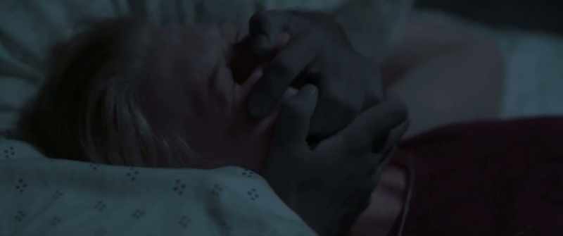 (bones creaking) (Laurie screaming)