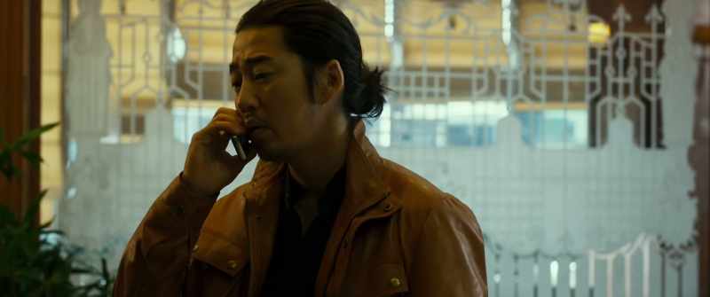 Boss, the cops got Suk-rak