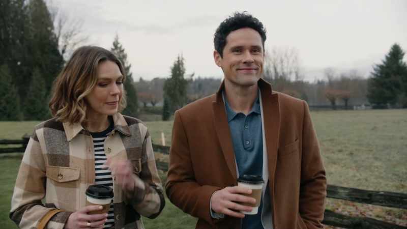 (both laughing)