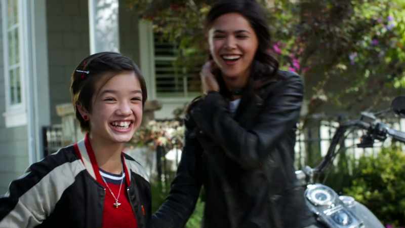 (both laughing)