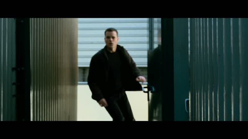 Bourne catches a glimpse of his doppel
