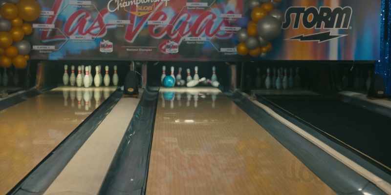 (bowling pins clattering) - (crowd cheering)