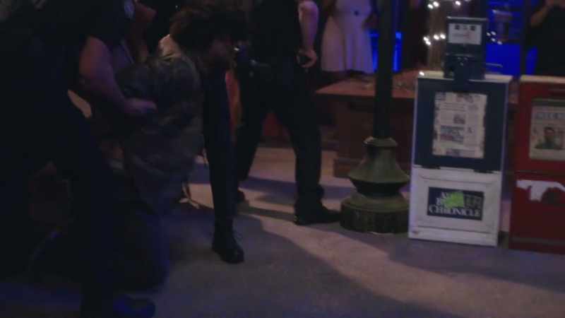 �� Boy, I see you sniffing round ♪