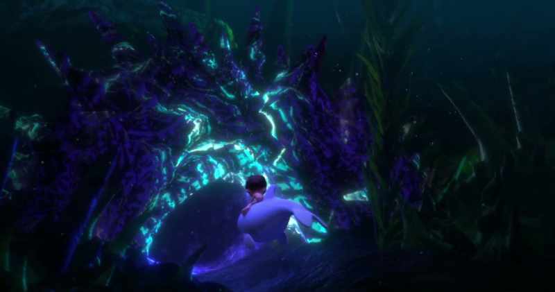 (boy splashes)