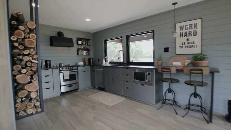 boy-them-cabinet-doors-look-good