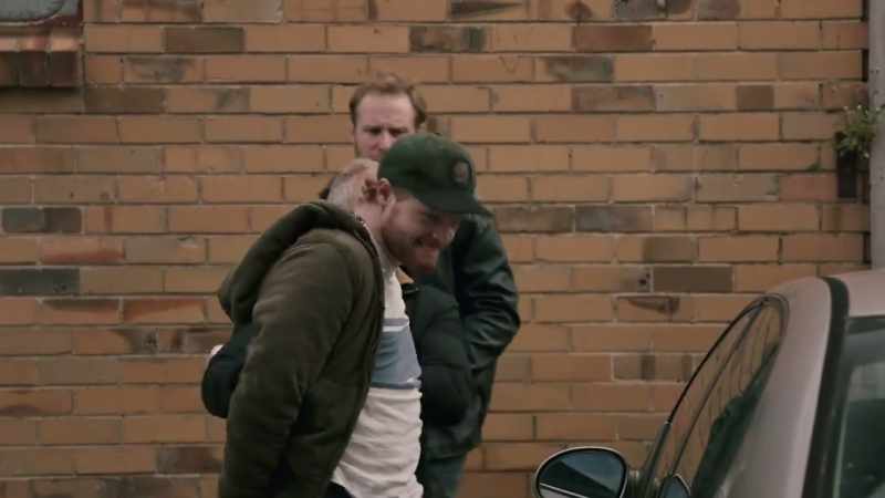 �� Boys are in a queue ♪